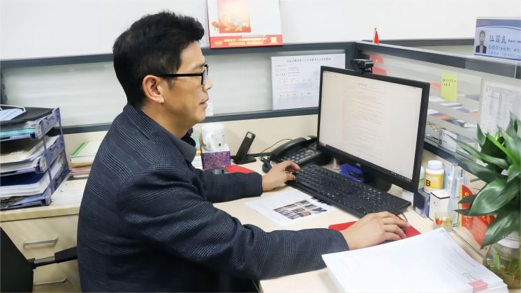 伍國良，“卷王”實錘了！